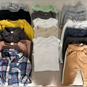 Bundle of toddler clothes. Size:80 cm